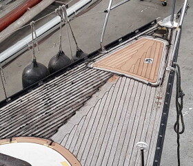 Refit teak dek (1)